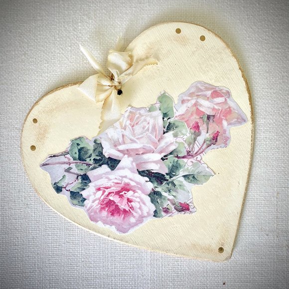 Pair of Shabby Chic Wood Hearts - Picture 4 of 6